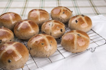 Recipe: Hot cross buns