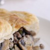 Chicken puff pie Torta tat-tiġieġ b’għatu tal-għaġina sfirjulata