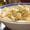 Penne with chicken, cauliflower and gruyere cheese: Penne bit-tiġieġ, pastard u ġobon Gruyere